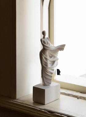 手工限量！《如沐春风》艺术雕塑女性之美岩石肌理家居摆件