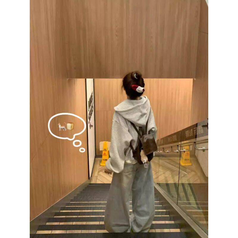 早春季2026新款韩系条纹连帽卫衣短外套女春秋爆款宽松慵懒风上衣