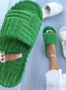 Large size 2021 a word thick bottom hairy slippers female em