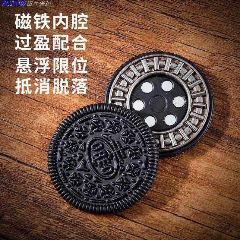 Oreo snapping coins push cards edc decompression artifact mi