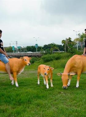 农场玻璃钢仿真黄牛草坪雕塑大型动物摆件公园户外园林景观装饰