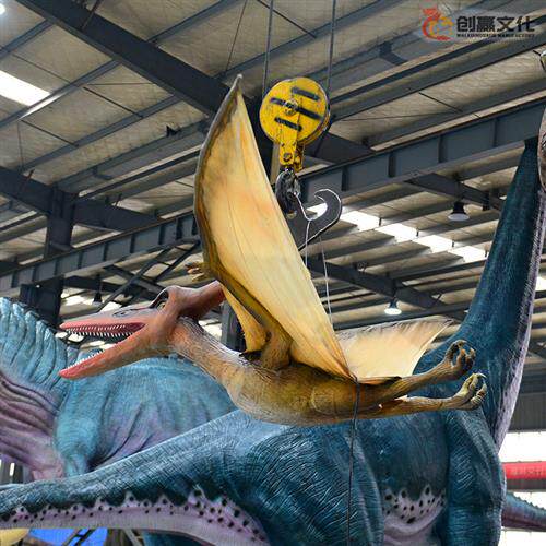 景区大型恐龙空中振翅飞翔翼龙主题公园活动吼叫互动恐龙大模型