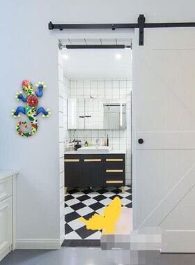 Metal Artware Floral Print Gecko shaped Wall Decor