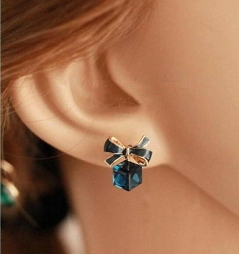 2022 new jewelry fashion gold color bowknot cube crystal ear