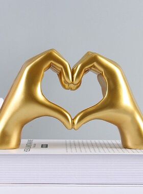 Hand Love Statue Nordic Style Heart Gesture Sculpture Resin