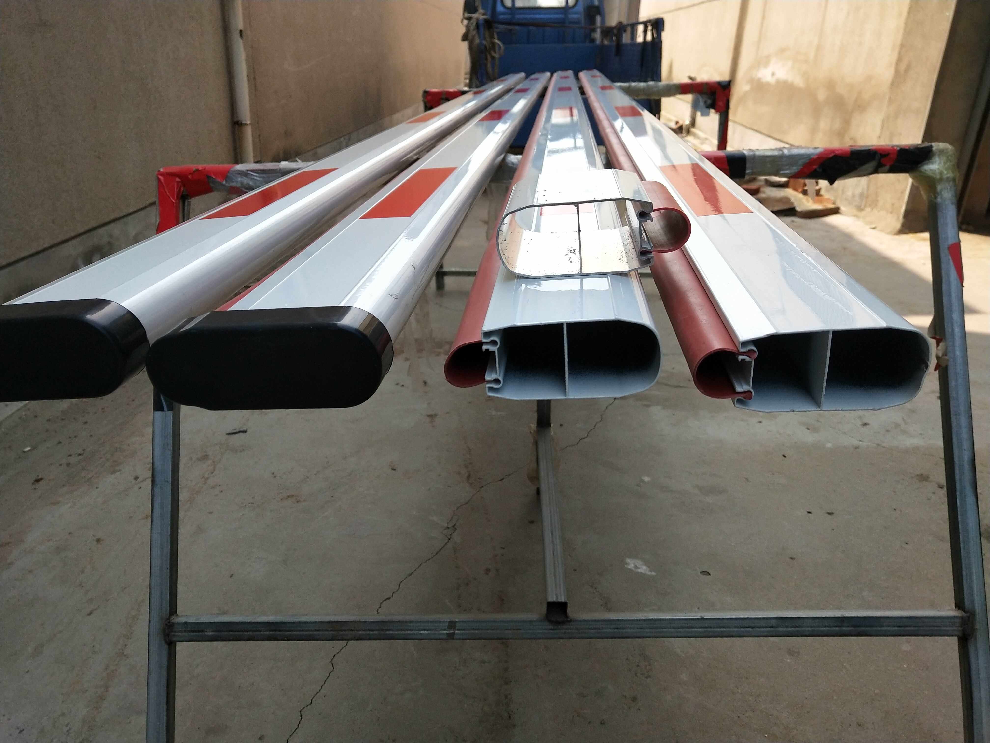 适用于 海道一康道闸杆 华道闸杆 收费档杆 83*40上椭圆下胶条