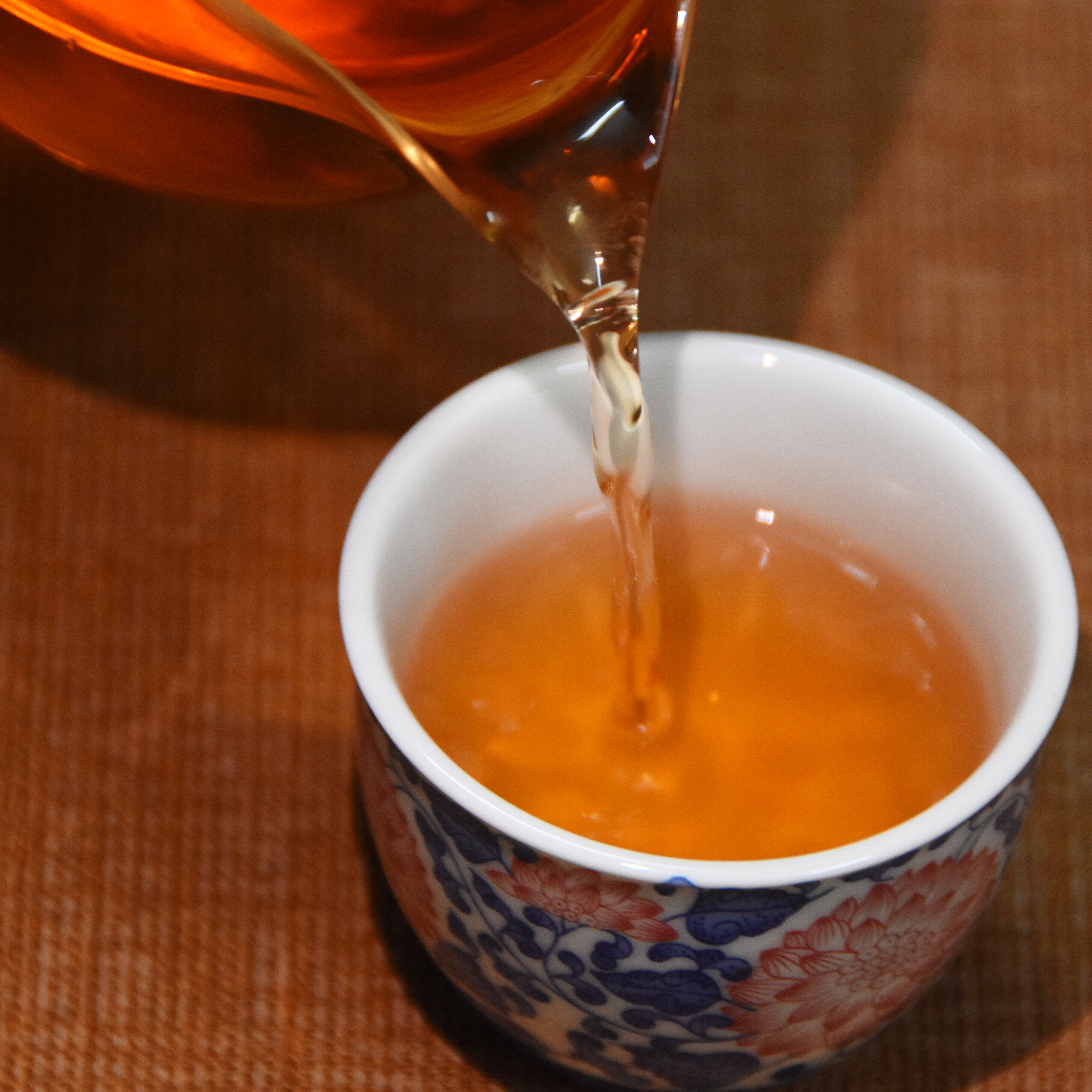 六堡茶广西黑茶明前茶传统工艺古法陈香茶叶送礼梧州特产