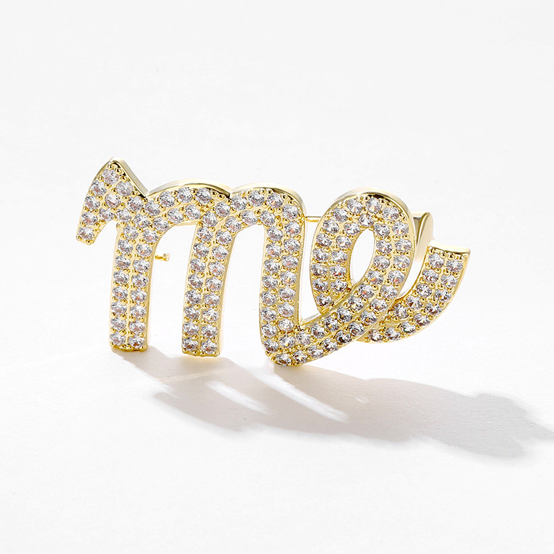 me字母胸针金色气质西装胸花氧化锆开衫西装别针防走光扣大衣配饰