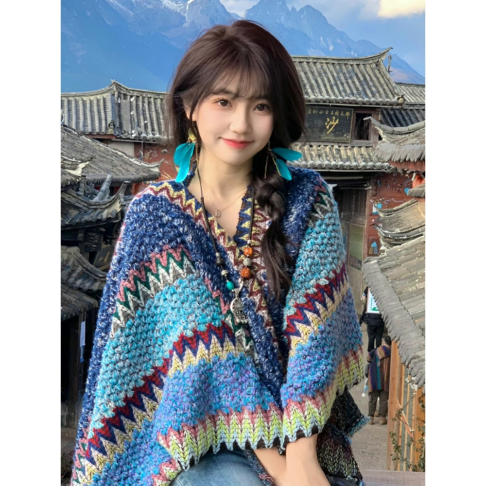 云南丽江民族风蓝色旅游披肩女外搭氛围感时尚披风斗篷针织围巾女