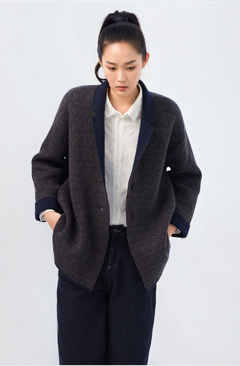 斯琴2024春专柜正品女花色棉质翻领宽松针织外套开衫BDCB006150