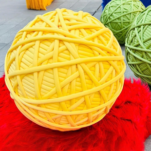 景区挂树毛线球装饰场景布置婚礼牛奶棉毛线球美陈商场门店毛线球