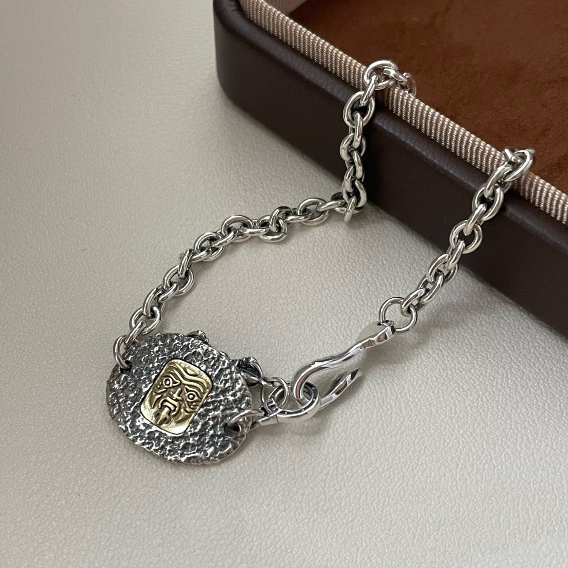 新款复古锤纹扎基拉姆O字手链国潮百搭高级时尚重工小众设计