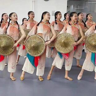 万泉河水清又清儿童演出服经典红色斗笠舞蹈服爱国红歌古典表演服