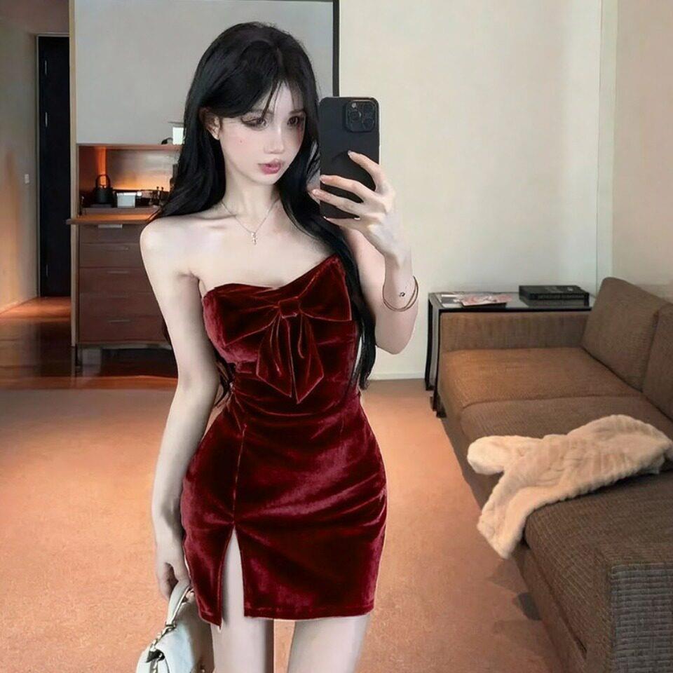 夜场女装气质性感抹胸带胸垫挂脖连衣裙女高级感红色丝绒包臀短裙