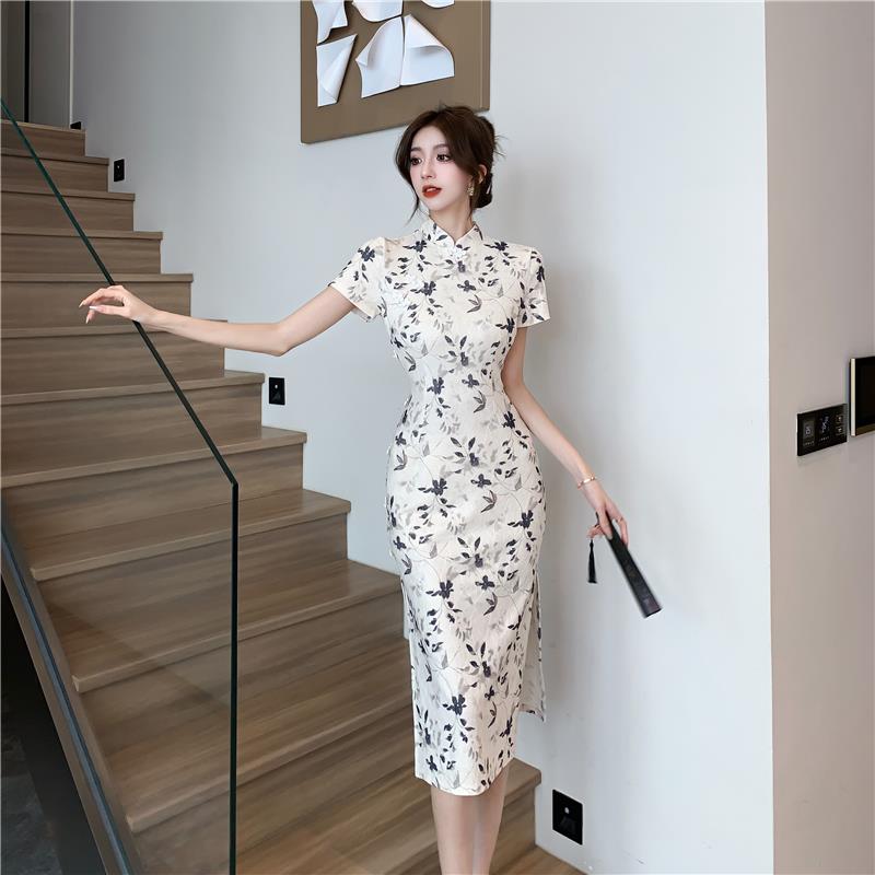 新中式国风复古旗袍盘扣连衣裙女高级感气质开叉收腰宴会礼服长裙