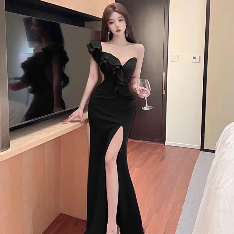法式黑色赫本风连衣裙女性感高级感露腰生日年会小礼服开叉长裙子