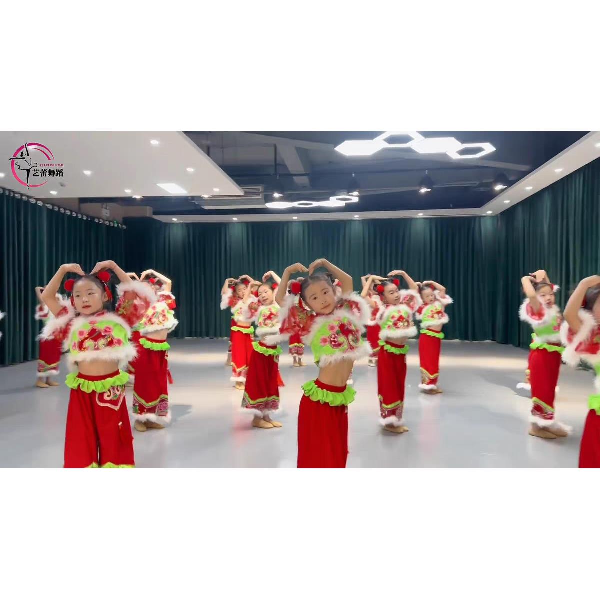 小荷风采妞妞看戏舞蹈表演服中国梦娃演出服儿童喜庆开门红秧歌服