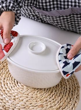 He's in the house with a hot boiler cap and a tampons triang