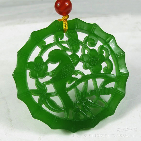 新疆和田玉精雕透空双面雕刻喜上眉梢玉吊坠菠菜绿怀古挂件