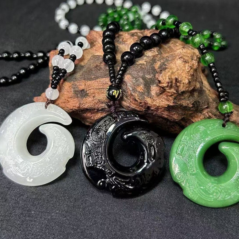 时来运转黑曜石白玉吊坠