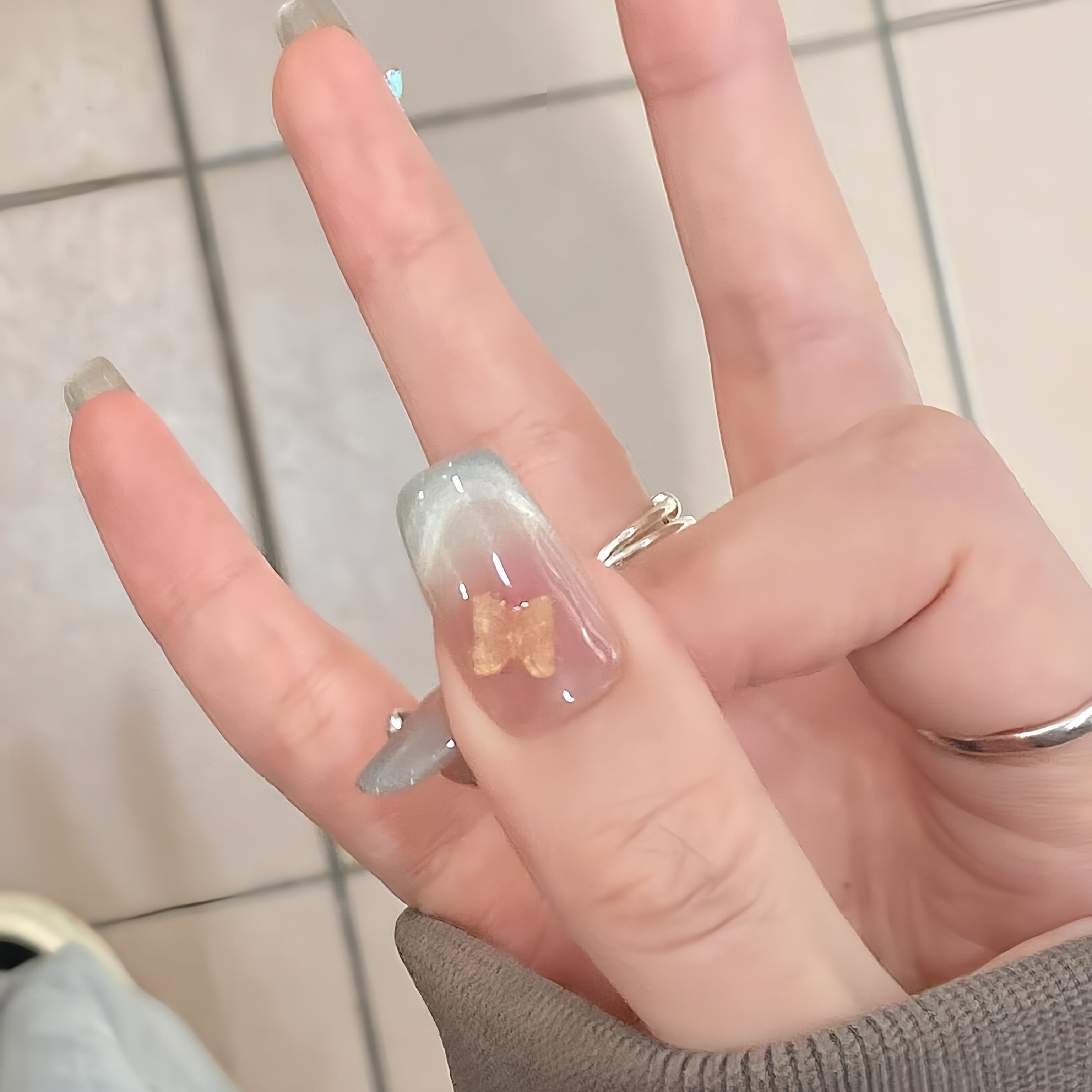 艺人纯手工美甲穿戴甲中长款2025新款高级感渐变猫眼蝴蝶美甲贴片