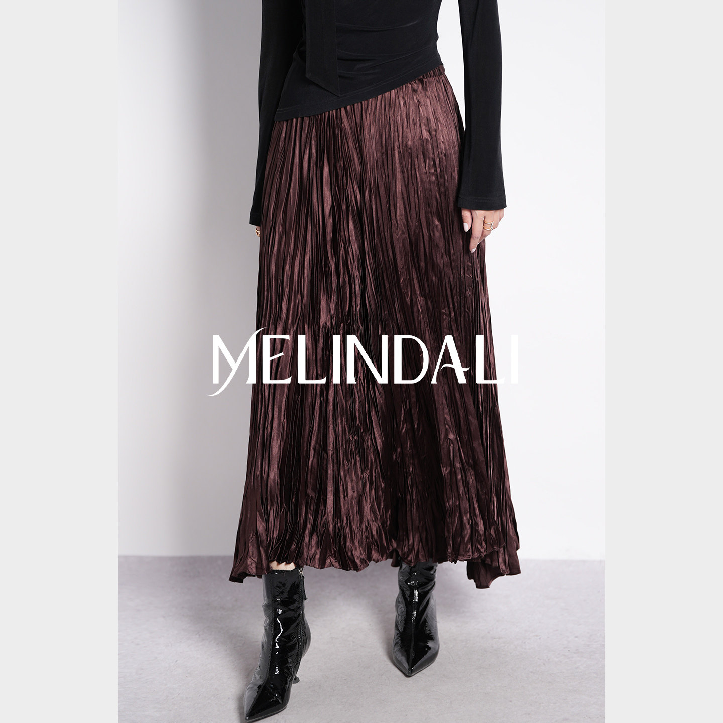 MELINDA LI【热朱古力】焦糖咖一片式丝光缎弹力压褶高腰松紧半裙