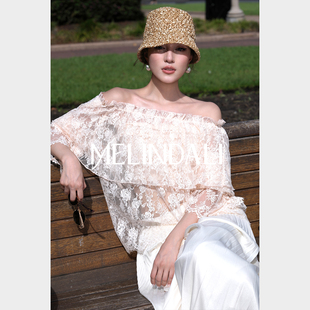 浪漫荷叶边蕾丝一字肩仙气长袖 MELINDA 法式 微风芭蕾 上衣