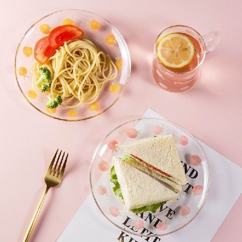 Breakfast dishes, flat plates, plates, glass food,图片