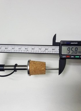 1Pcs Bottle Stopper Red Wine Pourer with Cap Champagne Oil B