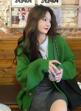 秋冬2023年新款奶fufu的开衫毛衣外套复古小香风v领绿色针织衫女
