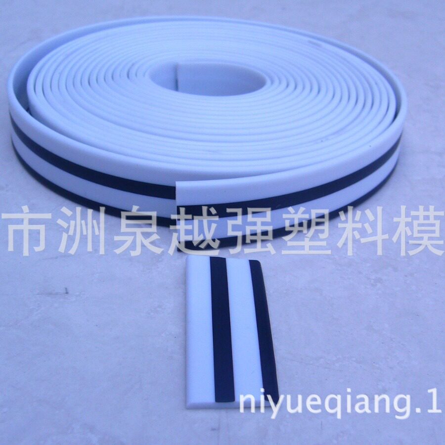 供应PVC双色皮条共挤皮条装饰条包边条藤条塑料条挤出模具