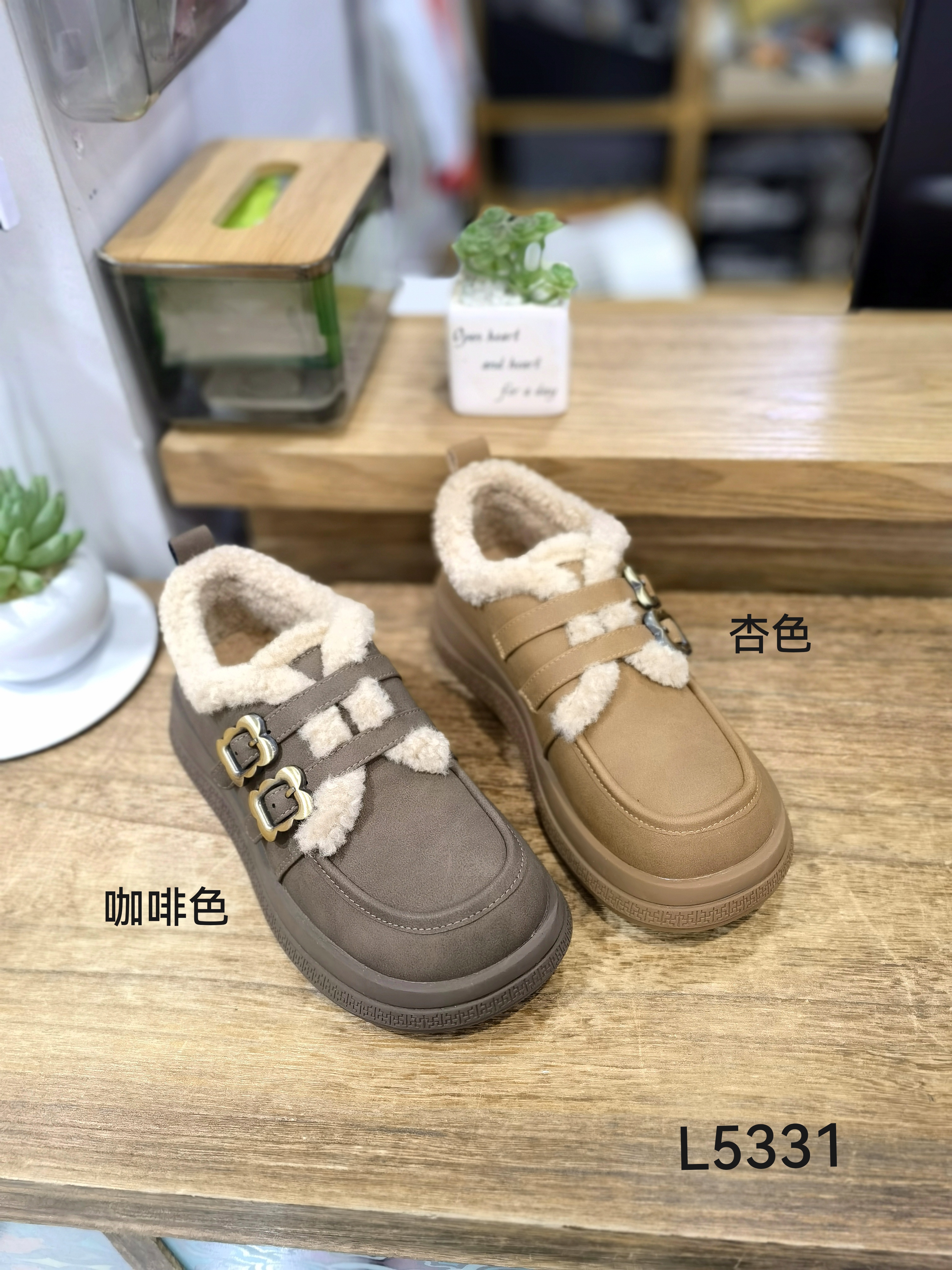 商场撤柜真皮羊羔绒勃肯鞋女冬季新款保暖棉鞋皮带扣厚底防滑靴子