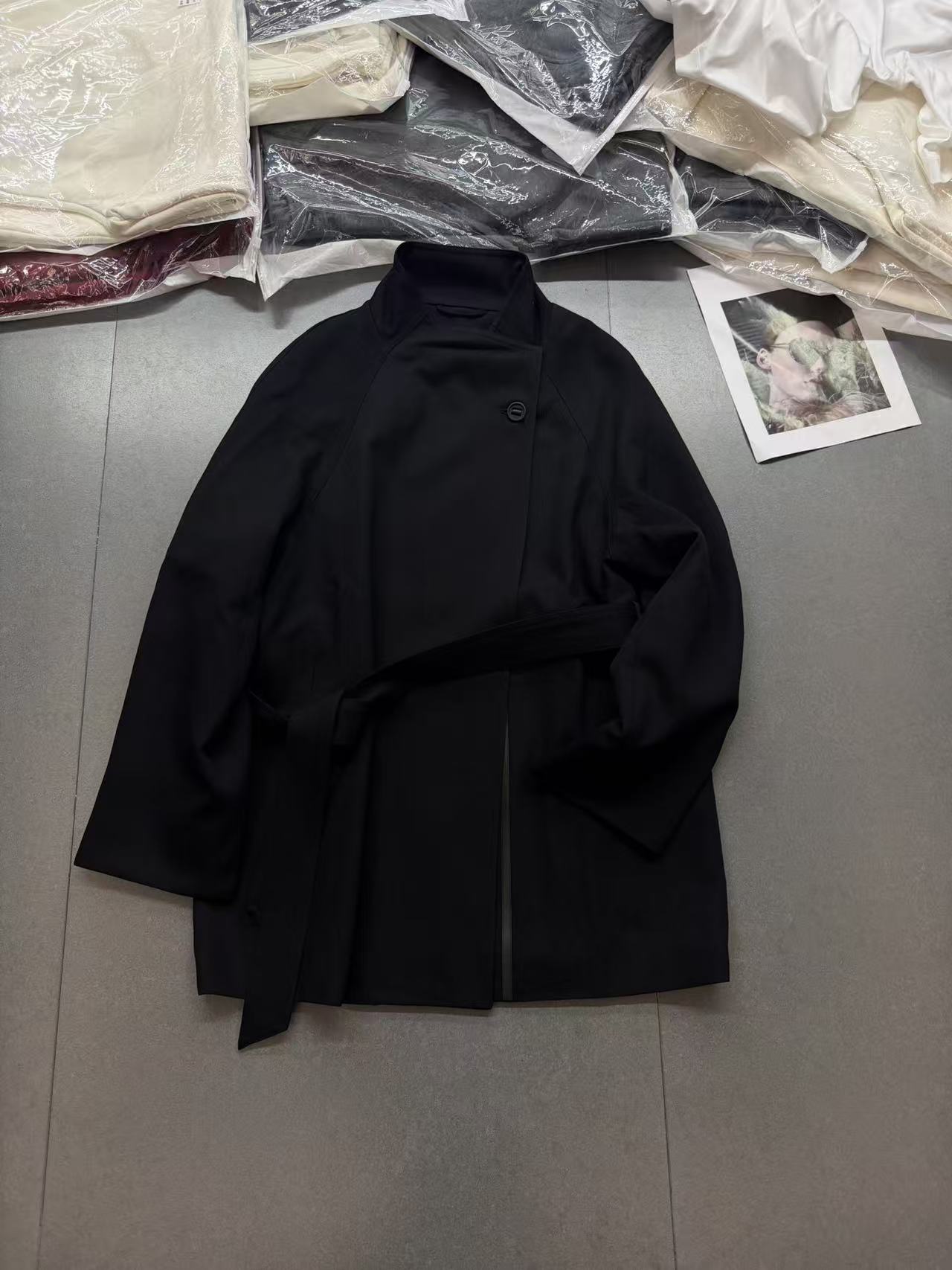 欧洲站2026秋季新款欧货时尚立领拉链百搭显瘦长袖中长款风衣外套