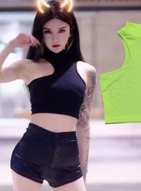 女主播歌手嘻哈运动高弹性剪裁露腰黑色上衣钢管舞爵士舞荧光绿色