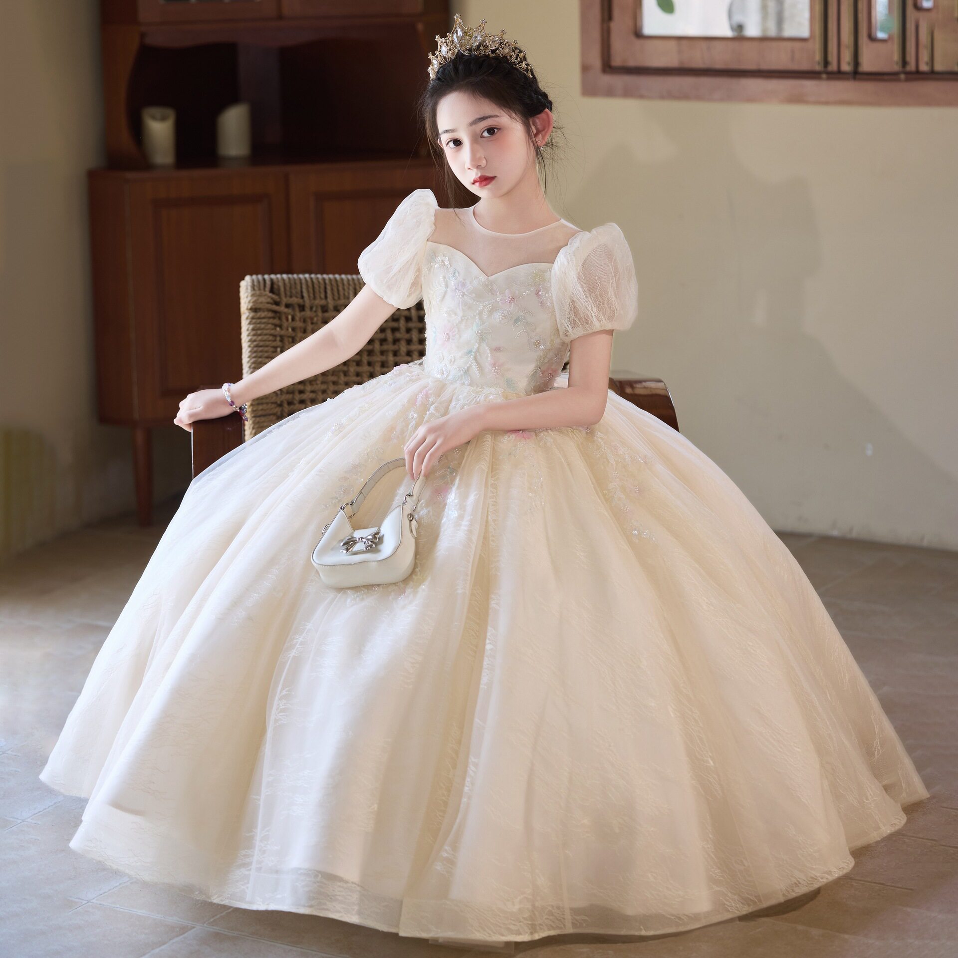 女童礼服泡泡袖2026新款主持人蓬蓬纱裙小提琴生日演出女童公主裙