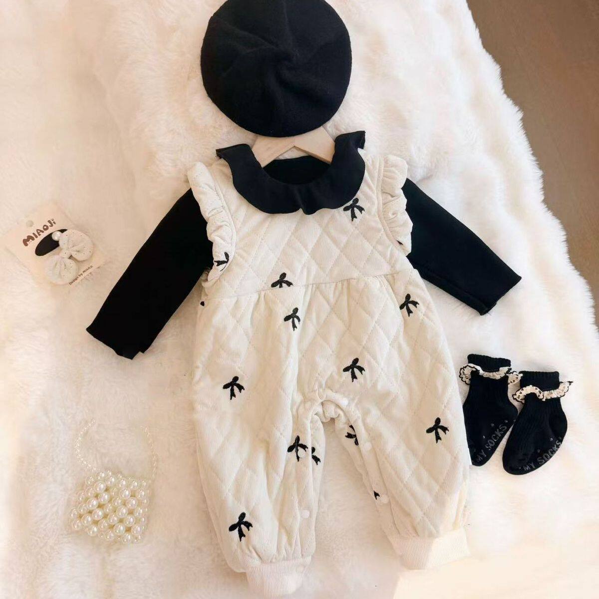 秋冬婴儿连体衣背带裤韩版宝宝洋气花边套装洋气宝宝保暖两件套潮