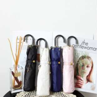 新款直销超轻碳纤维雨伞弯钩折叠伞三折伞黑胶防紫外线遮阳伞女刺