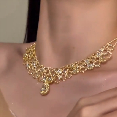 闪镂空锆石水滴项链高级感