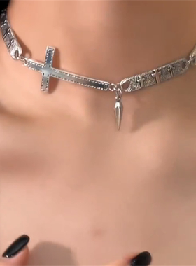 银色金属十字架choker项链