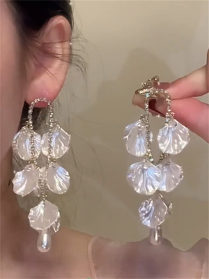 白色花朵耳环高级感长款流苏珍珠