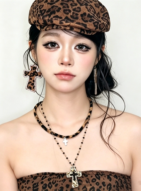 辣妹风豹纹十字架多层叠戴项链