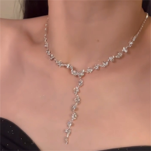 银色水钻流苏项链耳环轻奢锁骨链