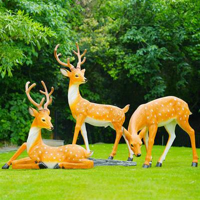 仿真梅花鹿雕塑小区公园草坪花园林景观售楼部装饰玻璃钢大鹿摆件