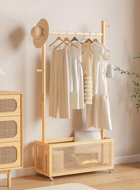 床边晚上放衣神器卧室不占空间衣架挂衣架一体靠墙入户玄关衣帽架