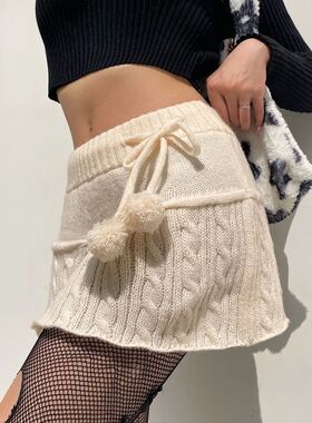 Pure color lace pleated buttock skirt   纯色系带褶皱包臀短裙