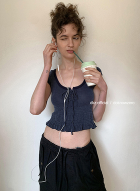 DKZ  短款褶皱短袖t恤女夏季新款修身绑带木耳边上衣