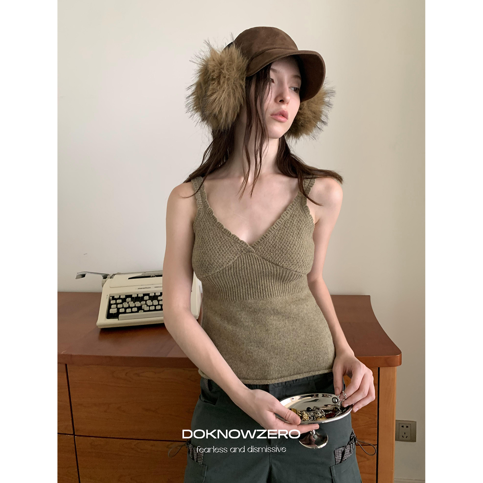 DKZ 70羊毛针织v领背心女秋冬新款修身叠搭内穿无袖上衣