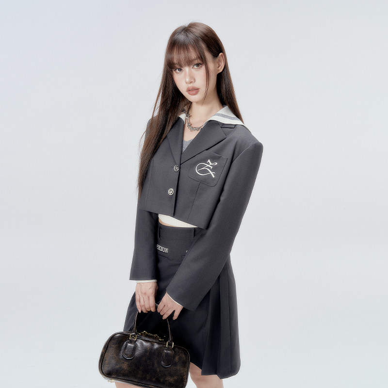 DKZ休闲短款刺绣西装外套气质高级感炸街小西服女秋装