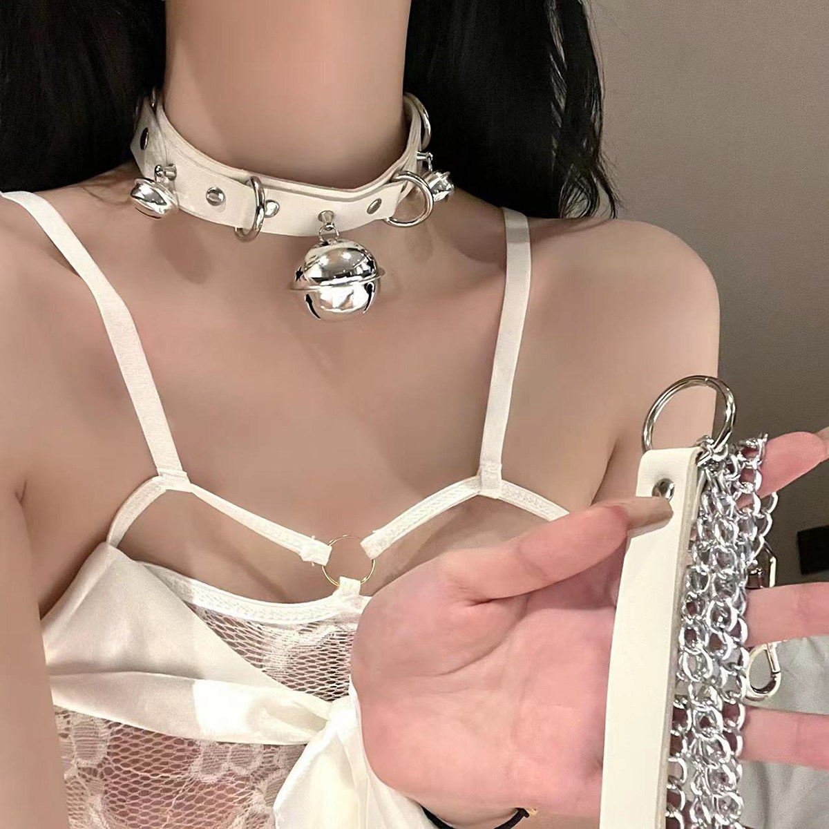 铃铛项圈女颈带链子黑色颈圈choker锁骨链皮质颈环项链脖圈颈链