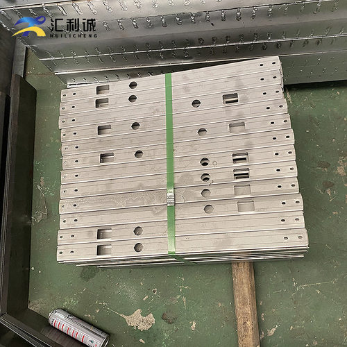 不锈钢方管方通激光打孔开槽三维激光切割无缝管承接附近切管制定
